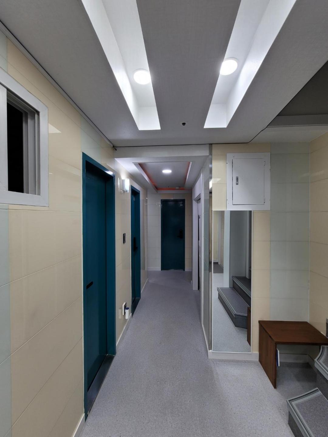 Female Only - Coco Stay Jongno Hyehwa Station Сеул Экстерьер фото