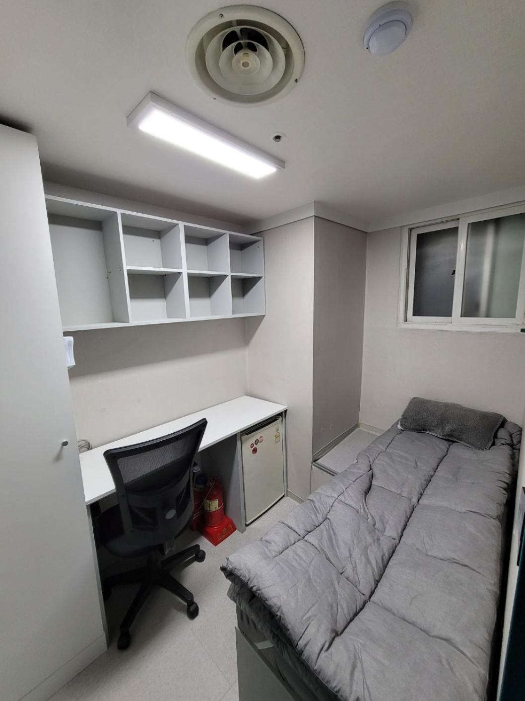 Female Only - Coco Stay Jongno Hyehwa Station Сеул Экстерьер фото
