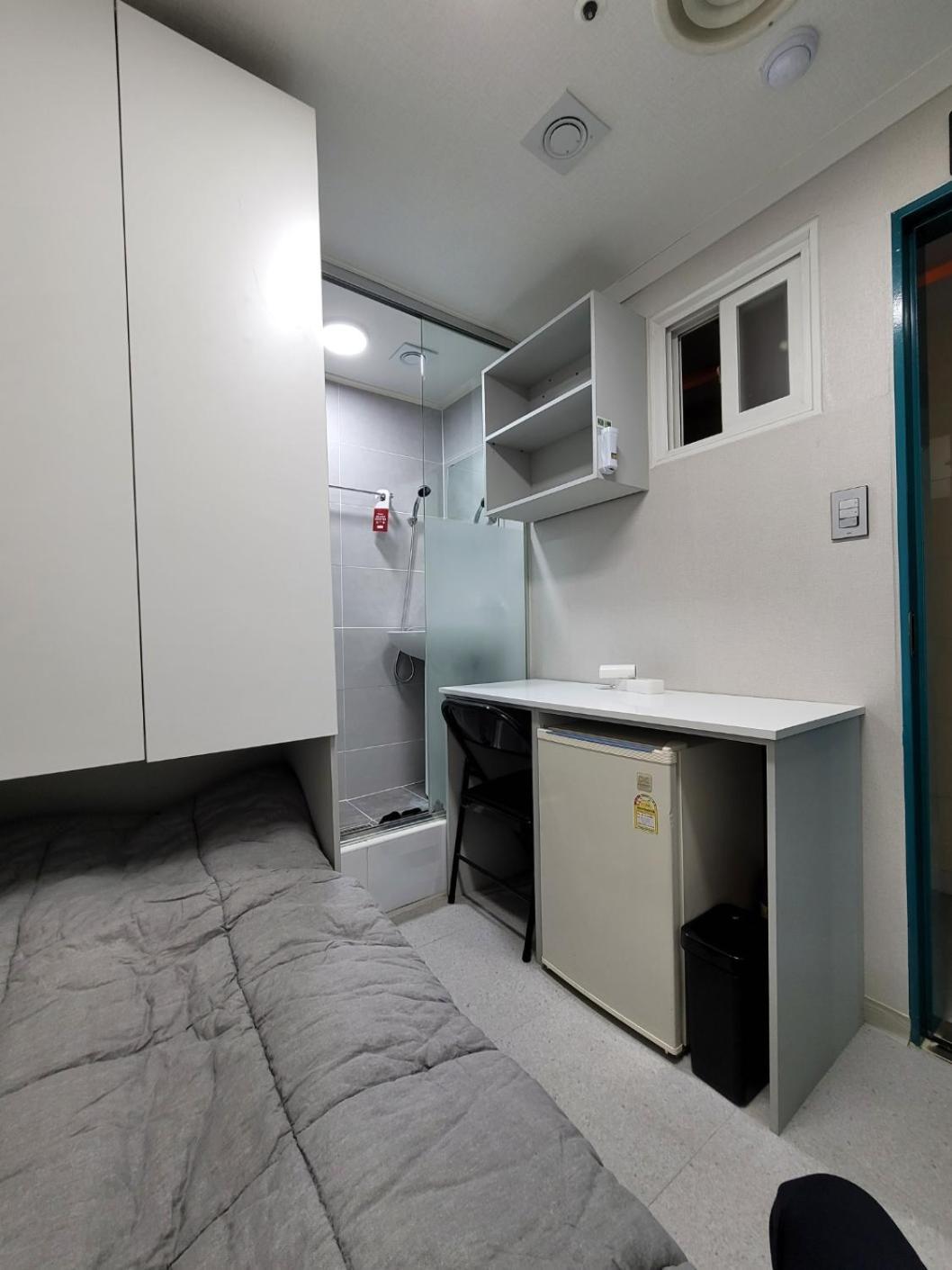 Female Only - Coco Stay Jongno Hyehwa Station Сеул Экстерьер фото