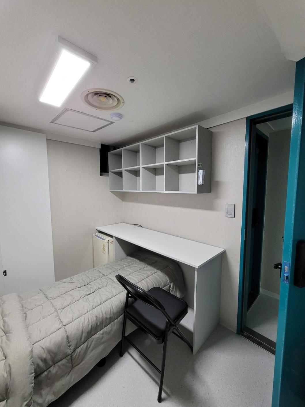 Female Only - Coco Stay Jongno Hyehwa Station Сеул Экстерьер фото